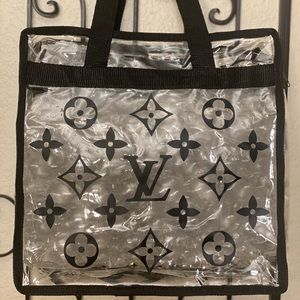 Ready for your next sporting event! Stadium approved clear bag /tote!